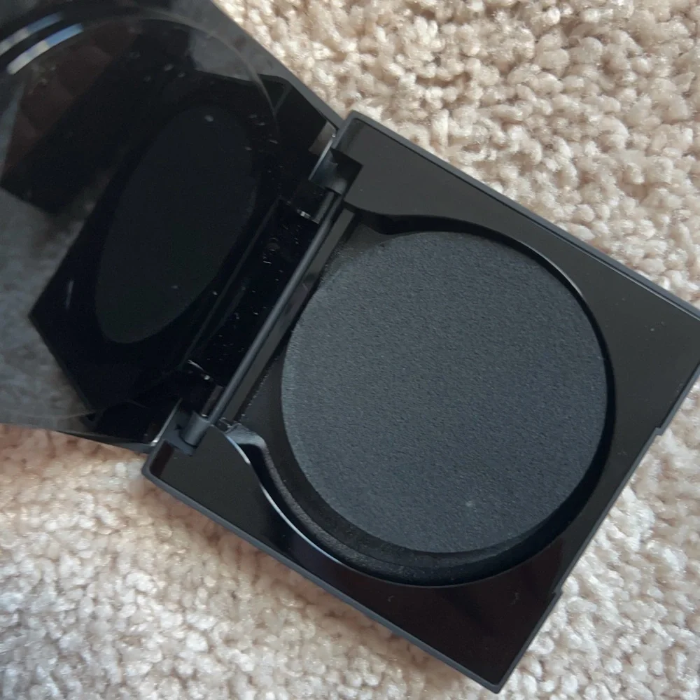 YSL All hours hyper bronze. 01
